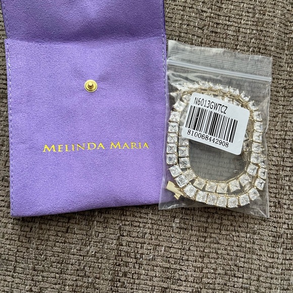 NWT ✅ Melinda Maria queens necklace Gold and White - Picture 7 of 7